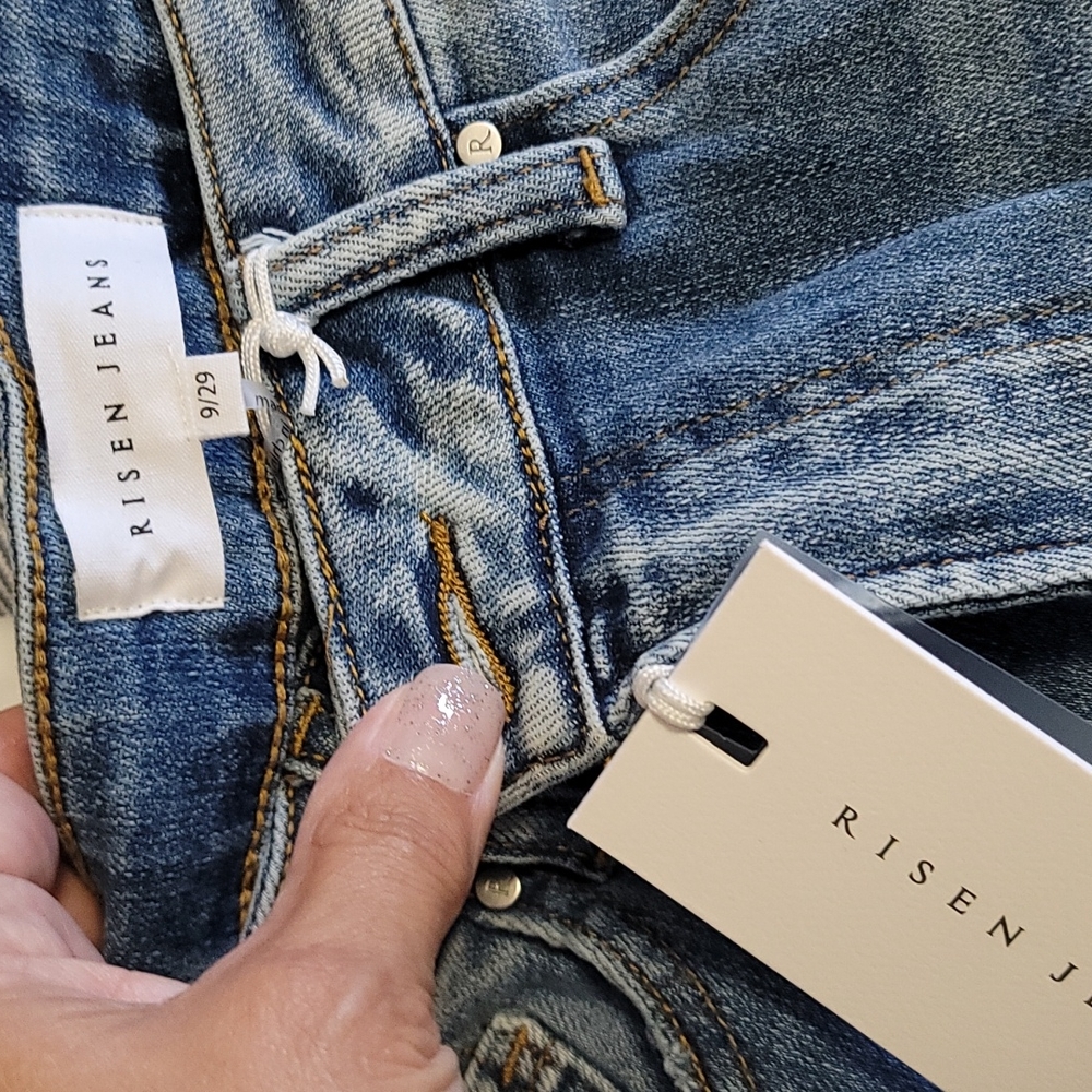 High Rise Wide leg Risen Jeans Size 9 29 NWT